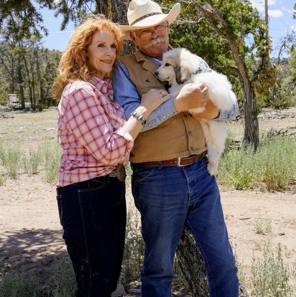 Meet your Posher, Melissa - Picture 1 of 4